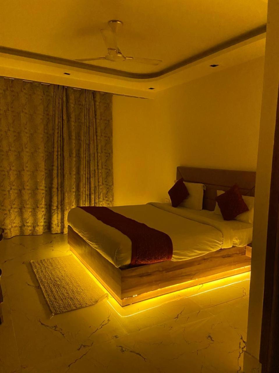 Hotel Royal Paradise By Kdson Nueva Delhi Exterior foto