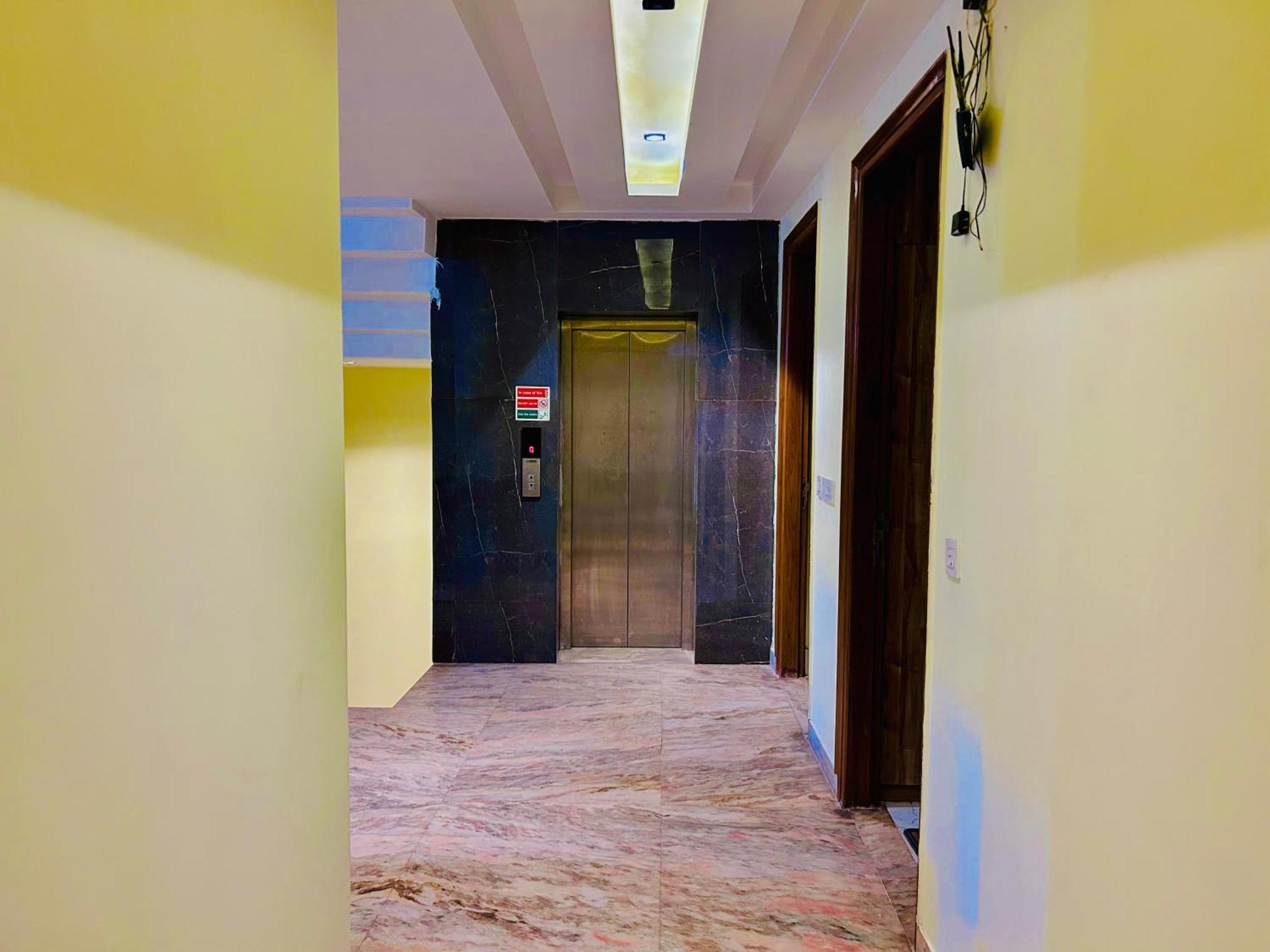 Hotel Royal Paradise By Kdson Nueva Delhi Exterior foto