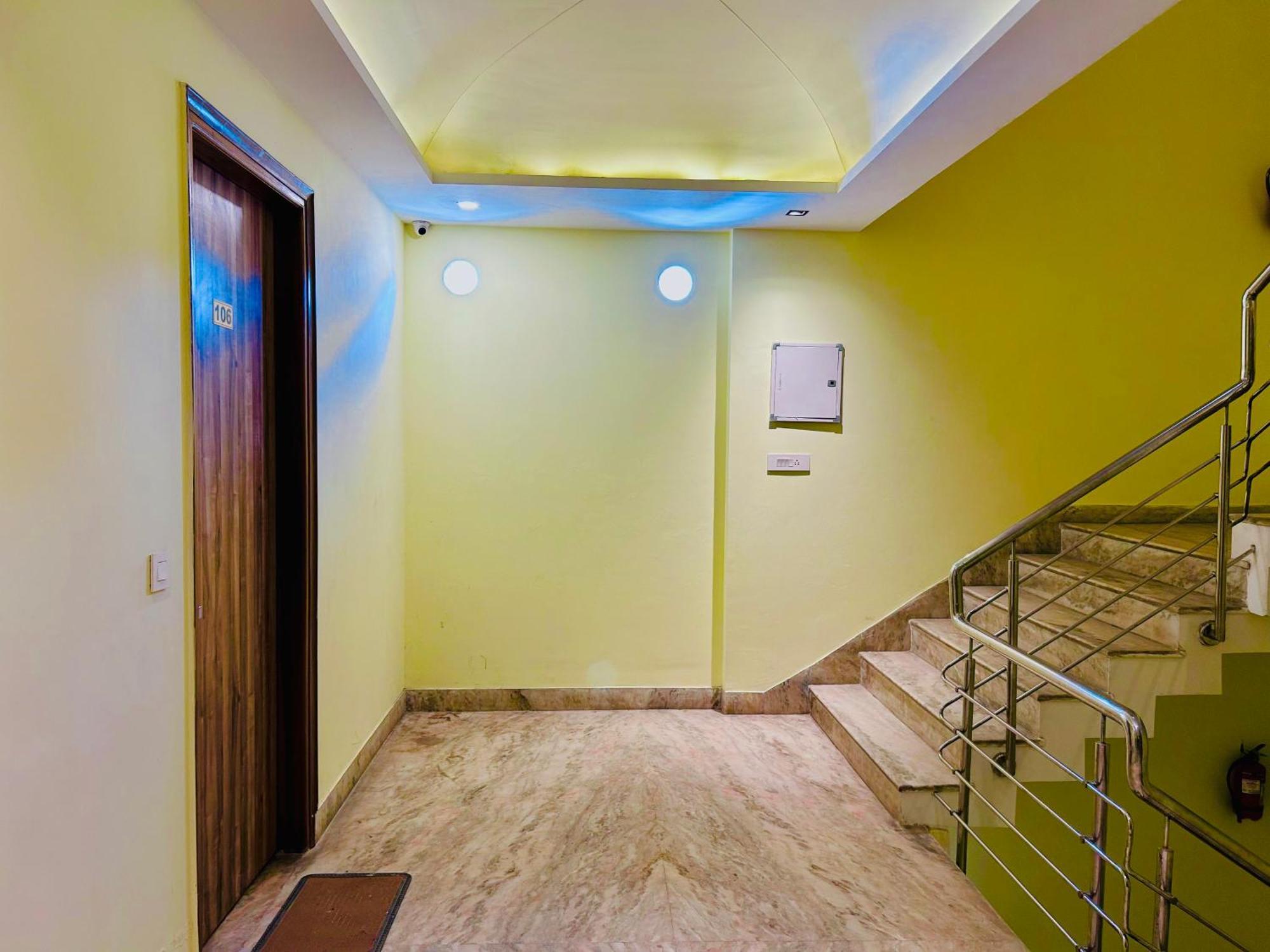 Hotel Royal Paradise By Kdson Nueva Delhi Exterior foto